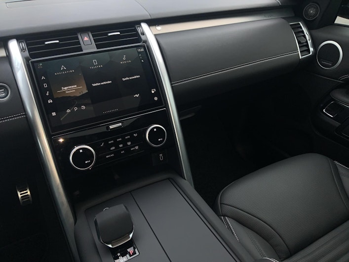 Vehicle image LAND ROVER DISCOVERY