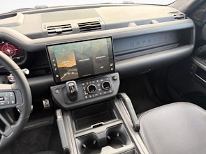 Fahrzeugbild LAND ROVER Defender OCTA D7XR-Street **Dakar Edition 1 of 1**