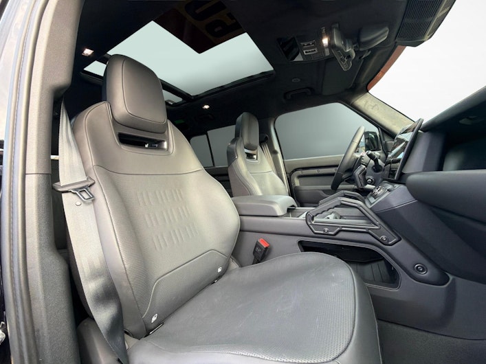 image du véhicule LAND ROVER DEFENDER