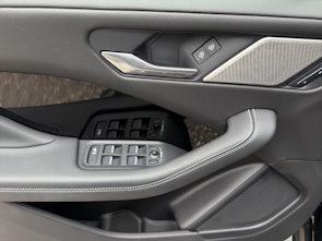 Vehicle image JAGUAR I-Pace EV400 R-Dynamic SE AWD