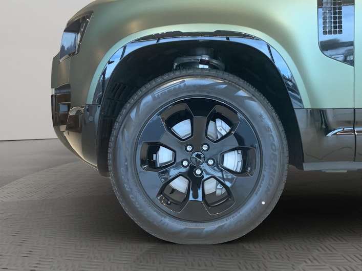 Vehicle image LAND ROVER DEFENDER