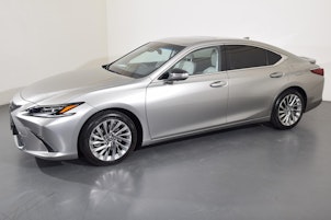 Vehicle image LEXUS ES 300h Excellence