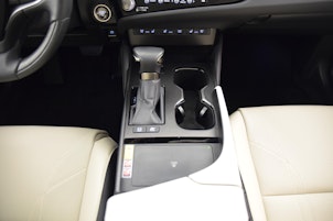 Vehicle image LEXUS ES 300h Excellence