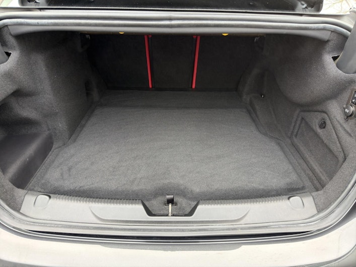 Vehicle image JAGUAR XE