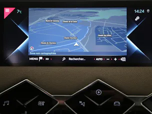 DS Automobiles 3 Crossback E-Tense So Chic