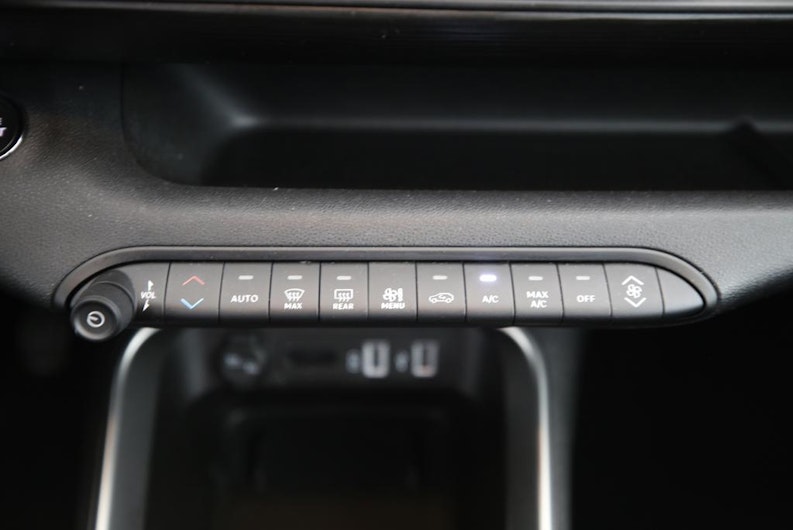 Vehicle image JEEP AVENGER