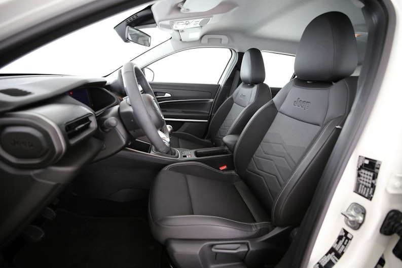 Vehicle image JEEP AVENGER