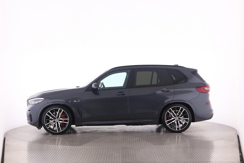 Vehicle image BMW X5