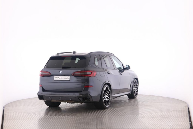 Vehicle image BMW X5