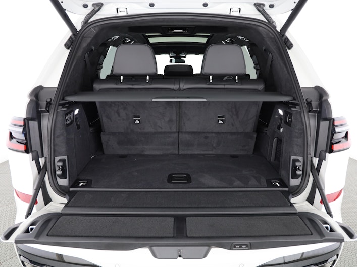 Vehicle image BMW X7