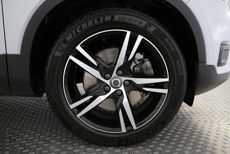 Vehicle image VOLVO XC40