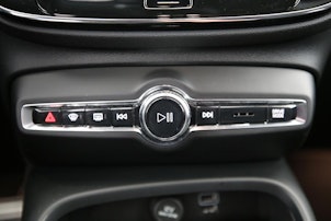 Vehicle image VOLVO XC40 1.5 T5 PiH R-Design