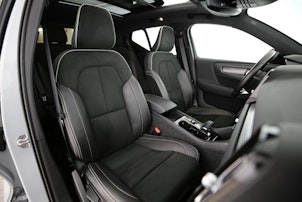 Vehicle image VOLVO XC40 1.5 T5 PiH R-Design
