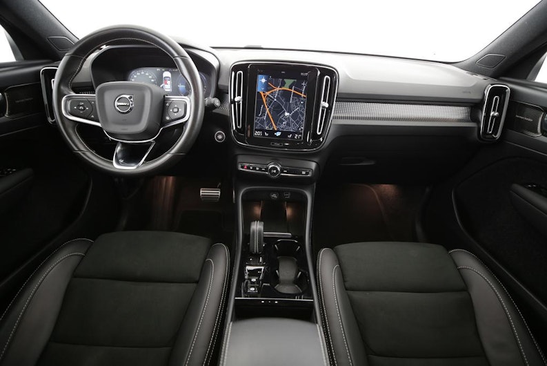 Vehicle image VOLVO XC40