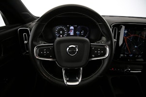 Vehicle image VOLVO XC40 1.5 T5 PiH R-Design