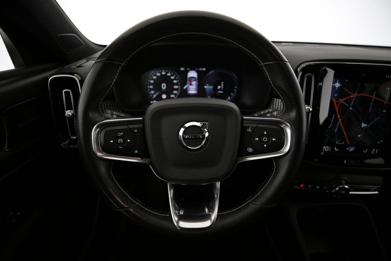 Vehicle image VOLVO XC40