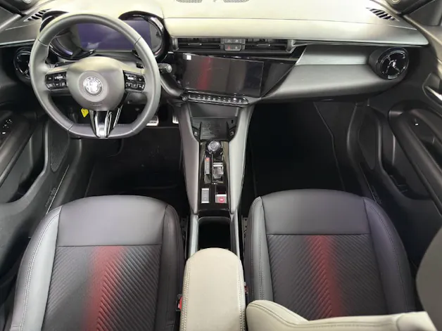 Alfa Romeo Junior 1.2 Ibrida AWD