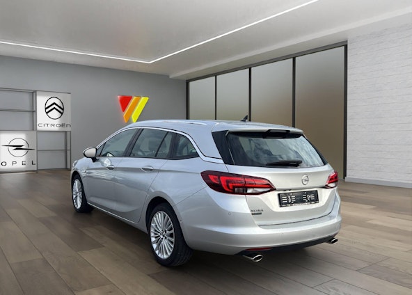 Vehicle image 4 Vehicle image 4