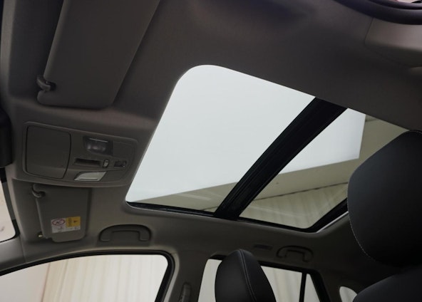 Vehicle image 16 Vehicle image 16