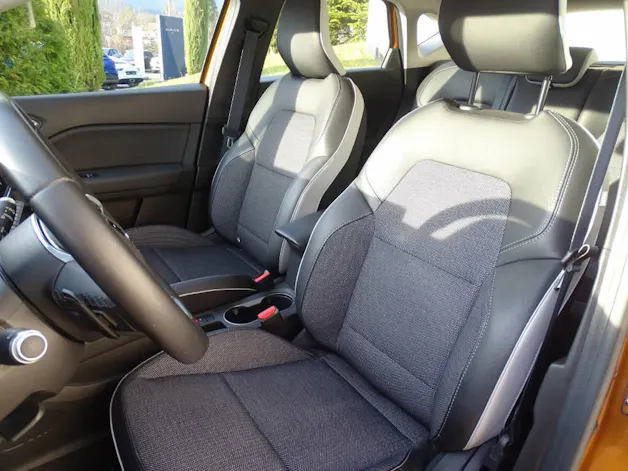 Renault Captur 1.3 TCe 140 Intens EDC