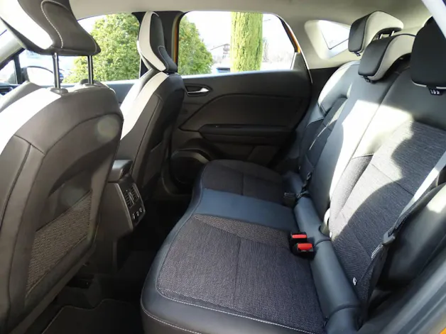 Renault Captur 1.3 TCe 140 Intens EDC