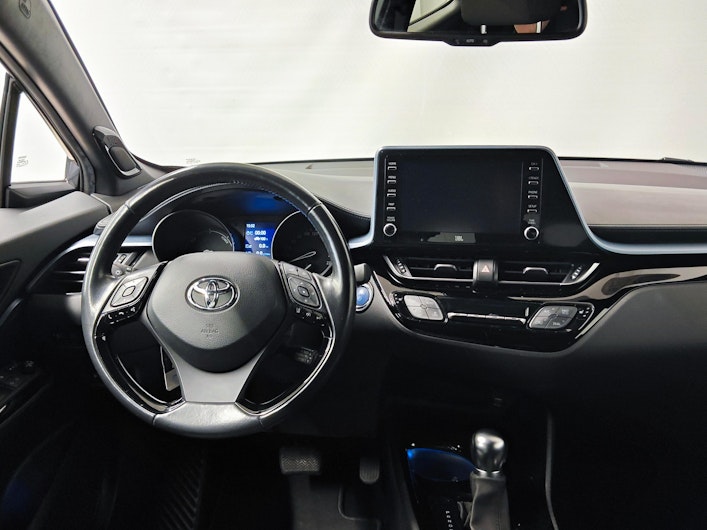 Vehicle image TOYOTA C-HR