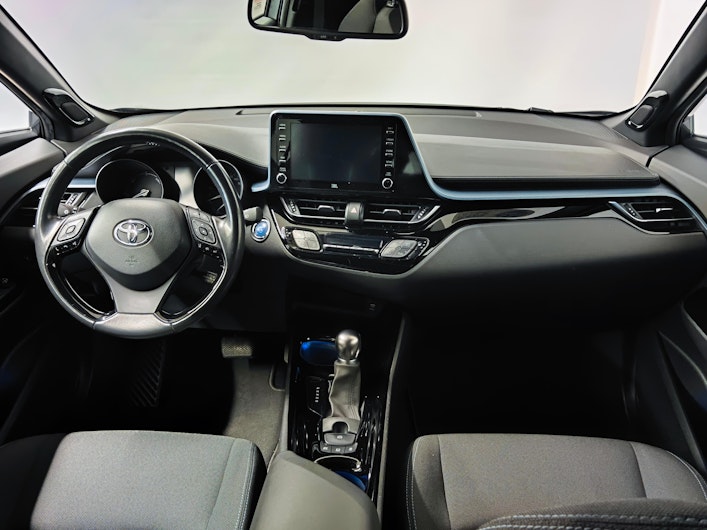 Vehicle image TOYOTA C-HR