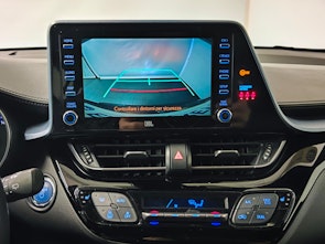Vehicle image TOYOTA C-HR 1.8 VVTi HSD Trend