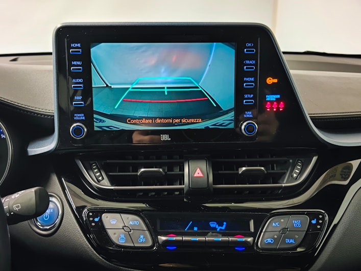 Vehicle image TOYOTA C-HR