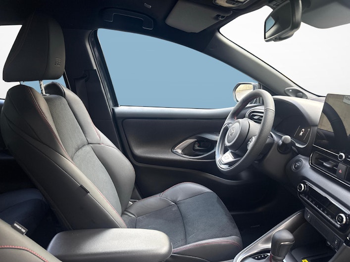 Vehicle image TOYOTA YARIS