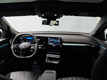 MITSUBISHI ECLIPSE CROSS 8