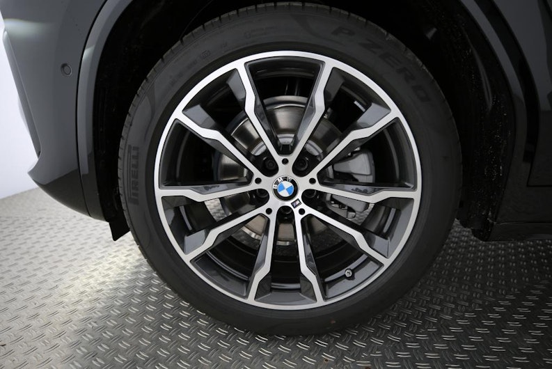 Vehicle image BMW X4