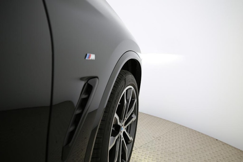 Vehicle image BMW X4