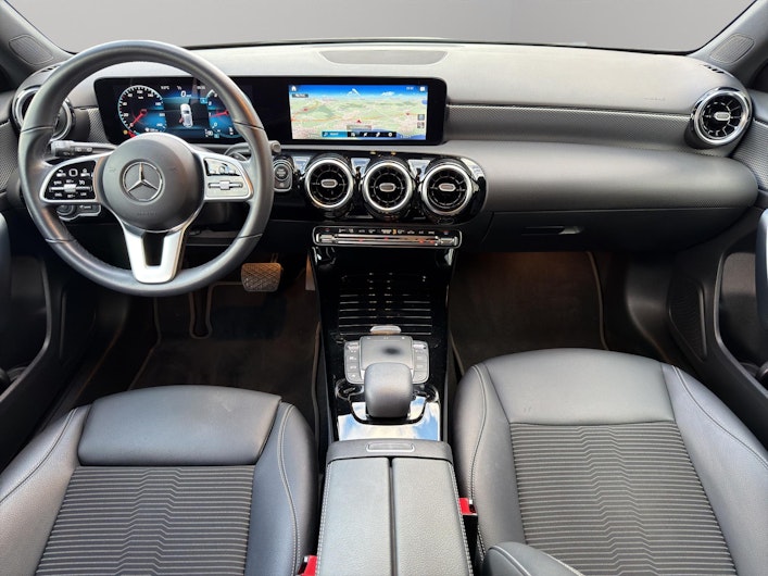 Vehicle image MERCEDES-BENZ A 180