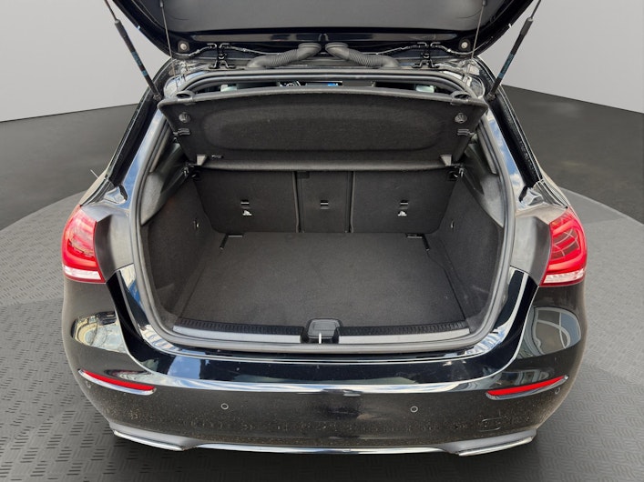 Vehicle image MERCEDES-BENZ A 180