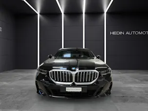 BMW 520d xDrive/Attraktiven Leasingzinssatz ab 1,9 % bei Abschluss einer BMW Fahrzeugversicherung.