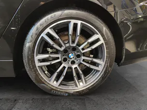 BMW 520d xDrive/Attraktiven Leasingzinssatz ab 1,9 % bei Abschluss einer BMW Fahrzeugversicherung.