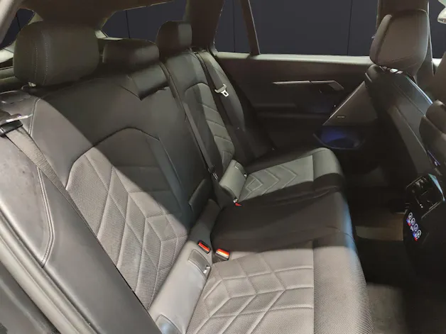 BMW 520d xDrive/Attraktiven Leasingzinssatz ab 1,9 % bei Abschluss einer BMW Fahrzeugversicherung.