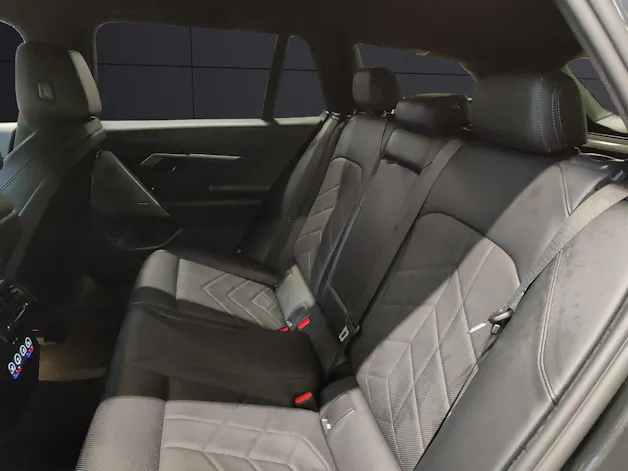 BMW 520d xDrive/Attraktiven Leasingzinssatz ab 1,9 % bei Abschluss einer BMW Fahrzeugversicherung.