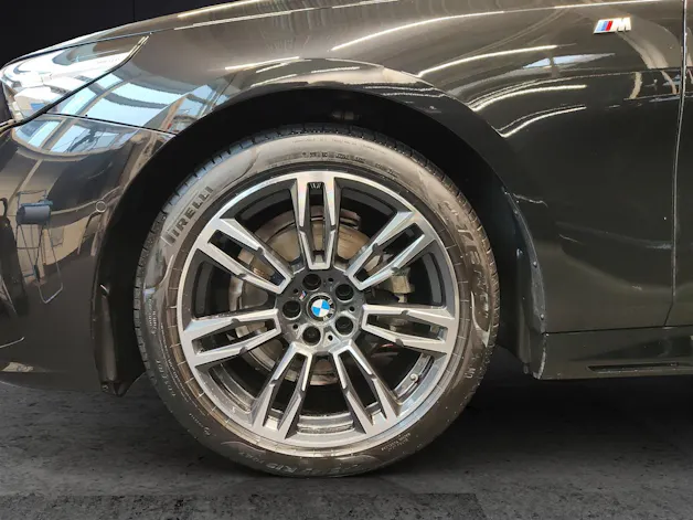 BMW 520d xDrive/Attraktiven Leasingzinssatz ab 1,9 % bei Abschluss einer BMW Fahrzeugversicherung.