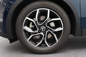 Vehicle image TOYOTA C-HR 2.0 HEV Trend 4x4