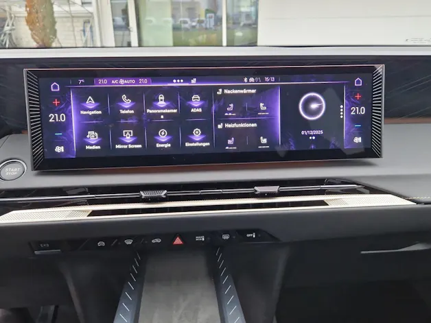 DS Automobiles No8 E-Tense Pallas