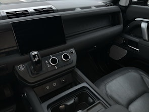 Vehicle image LAND ROVER Defender 130 3.0 D I6 X-Dynamic SE