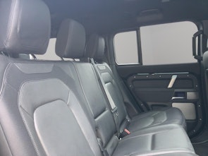 Vehicle image LAND ROVER Defender 130 3.0 D I6 X-Dynamic SE