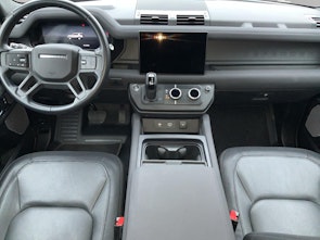 Vehicle image LAND ROVER Defender 130 3.0 D I6 X-Dynamic SE