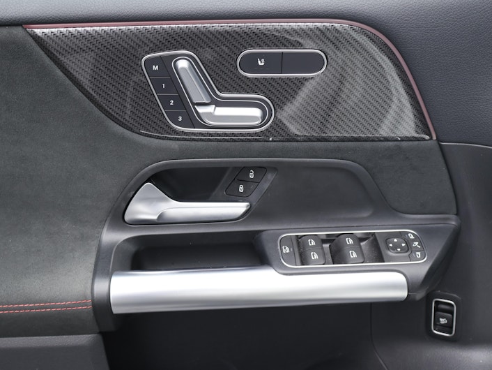 Vehicle image MERCEDES-BENZ B 250