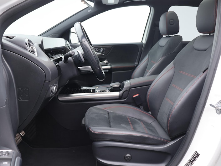 Vehicle image MERCEDES-BENZ B 250