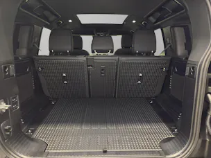 Land Rover Defender 110 3.0 D I6 250 X-Dynamic SE