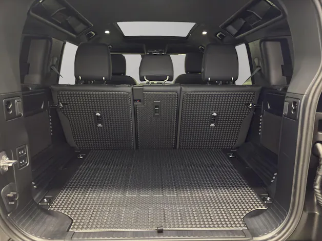 Land Rover Defender 110 3.0 D I6 250 X-Dynamic SE