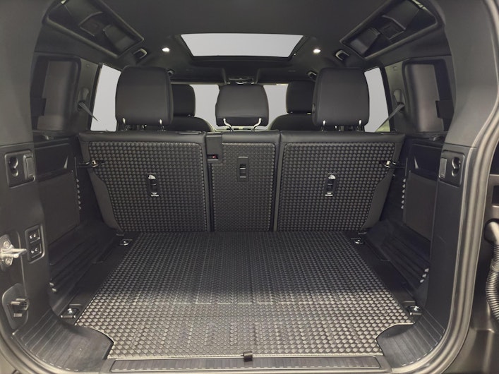 Vehicle image LAND ROVER DEFENDER